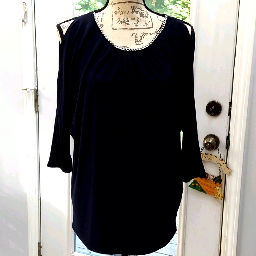New York & Co. Open shoulder size M.